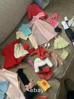 Vintage Barbie trunk and LARGE LOT of clothing