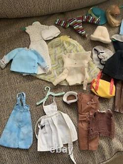 Vintage Barbie trunk and LARGE LOT of clothing