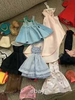 Vintage Barbie trunk and LARGE LOT of clothing