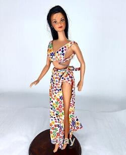 Vintage Hawaiian Barbie Doll Mattel 7470 Wind Surfer Hula Set 1975 Twist N Turn