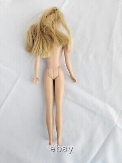 Vintage Japan 850 #6 Blonde Ponytail Barbie Skipper Case Stand Shoe Doll Lot