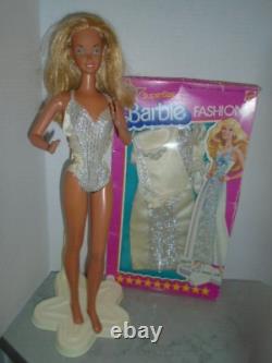 Vintage Mattel 1976 Super Size Star Barbie Doll 18 star stand &Fashion outfits