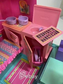 Vintage Mattel 1988 Pink Barbie Western Fun Motor Home Camper Van RV LOT withDolls